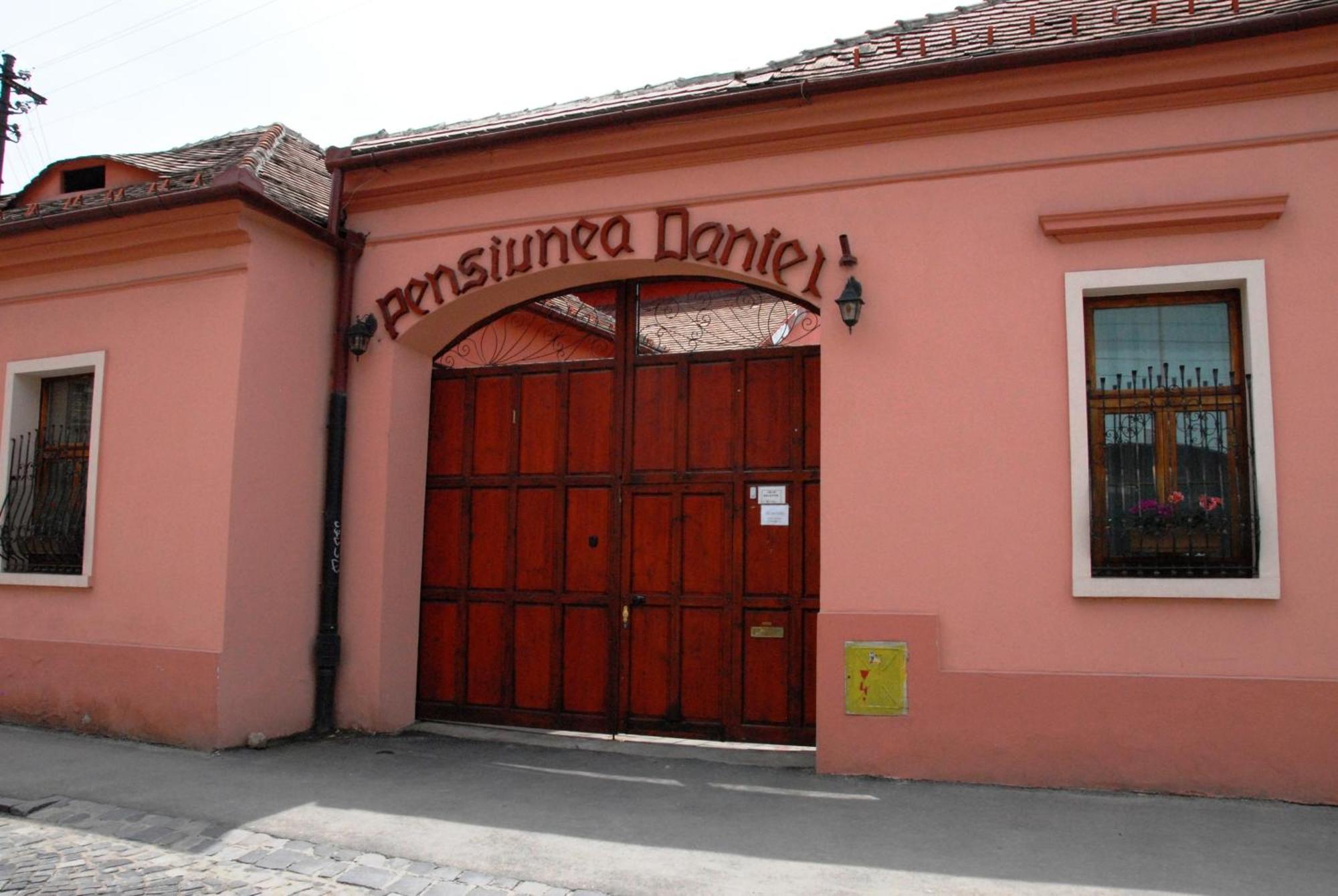 Pensiunea Daniel Sibiu Ngoại thất bức ảnh