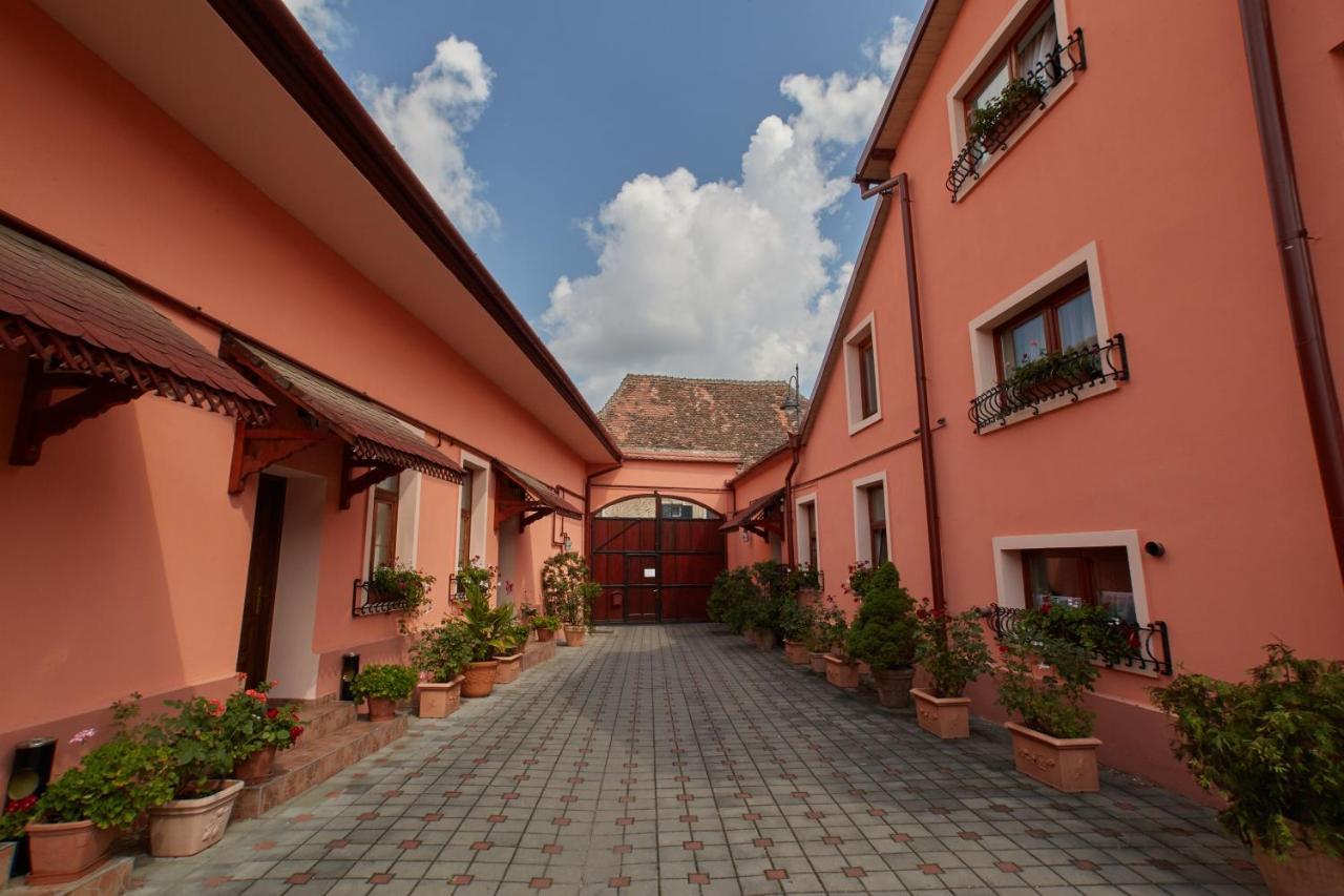 Pensiunea Daniel Sibiu Ngoại thất bức ảnh