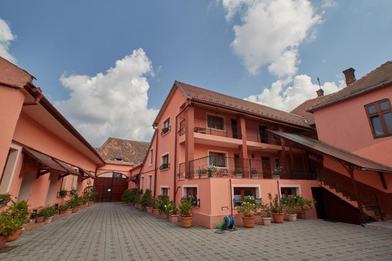 Pensiunea Daniel Sibiu Ngoại thất bức ảnh